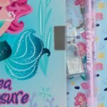 ΗΜΕΡΟΛΟΓΙΟ ΜΕ ΚΛΕΙΔΑΡΙΑ MUST TEAM 12Χ18ΕΚ 60Φ 60ΓΡ ΚΑΙ ΣΤΥΛΟ ΜΕ POM POM GIRL - Image 2